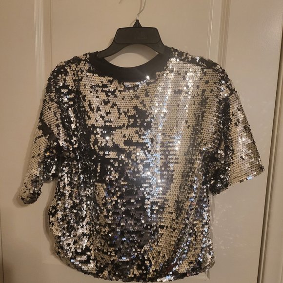 Top - Picture 2 of 3